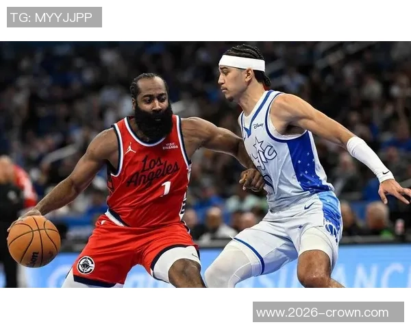 哈登三节表现平平仅得8分三分球全失状态堪忧需调整状态